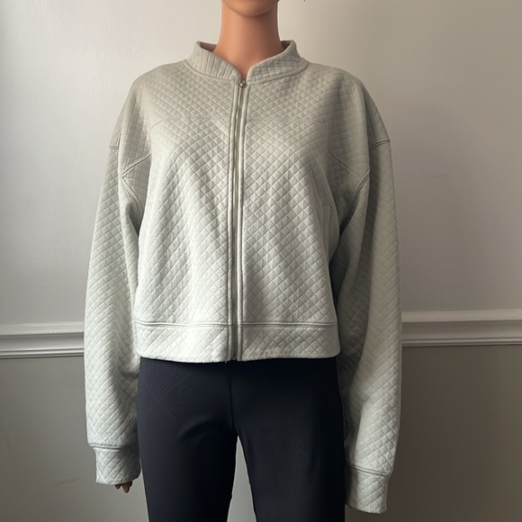 #47. GILLY HICKS Women’s Quilted Bomber Jacket - Picture 5 of 15